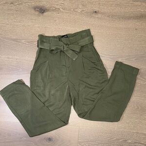 Guess size 0 Olive Green Women's Pants
